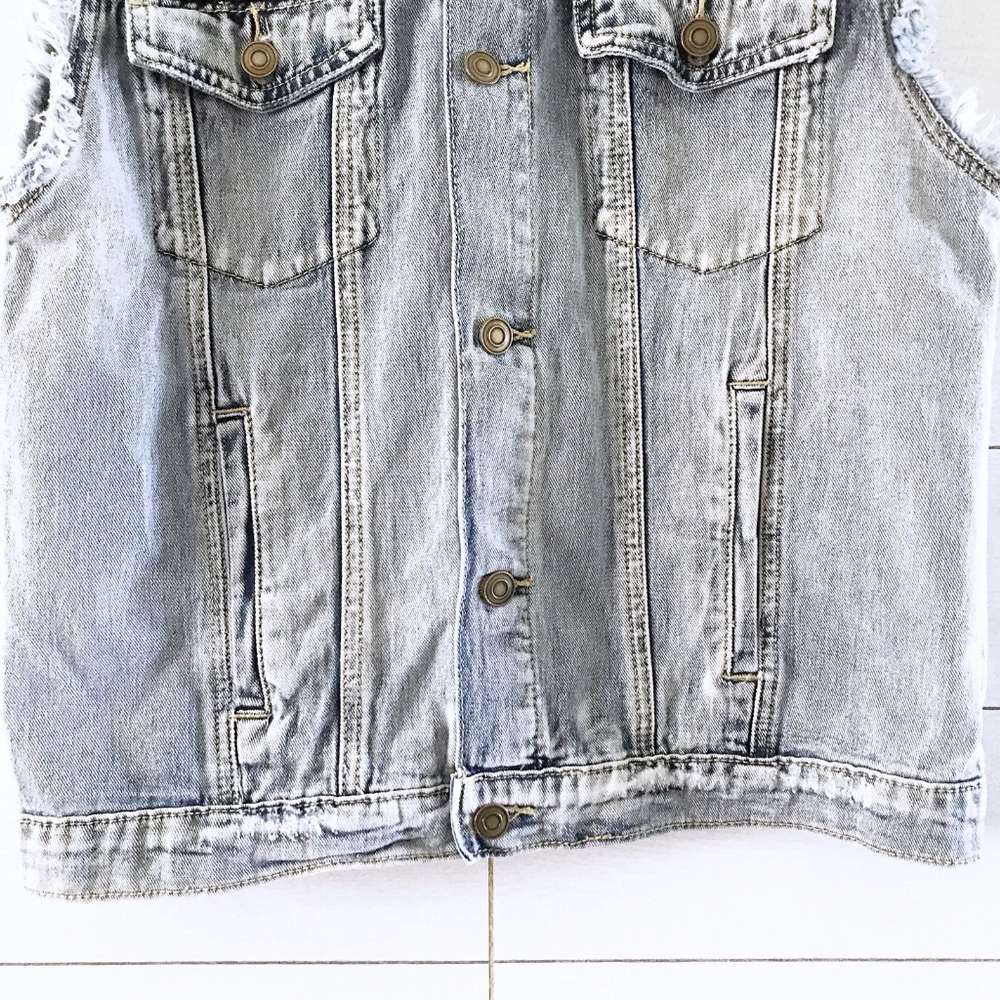 Forever 21 Blue Floral Embroidered Fray Denim Vest - Picture 6 of 8
